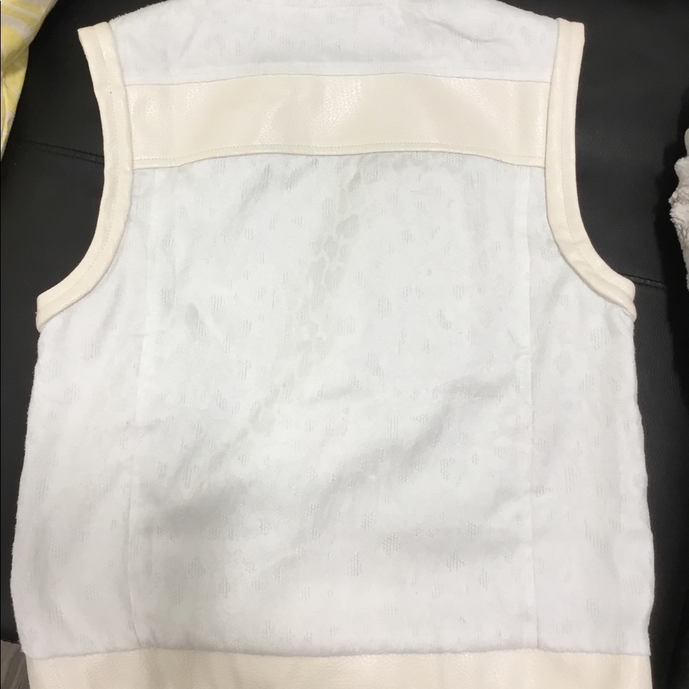 Vest - Picture 2 of 3